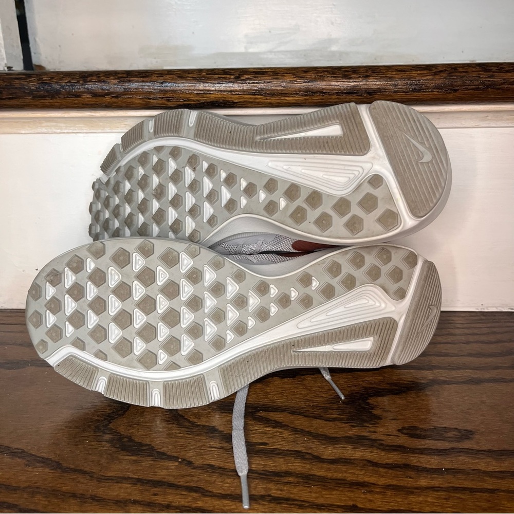 Nike Run Swift Women’s Running Shoes 7 without box - Picture 9 of 10